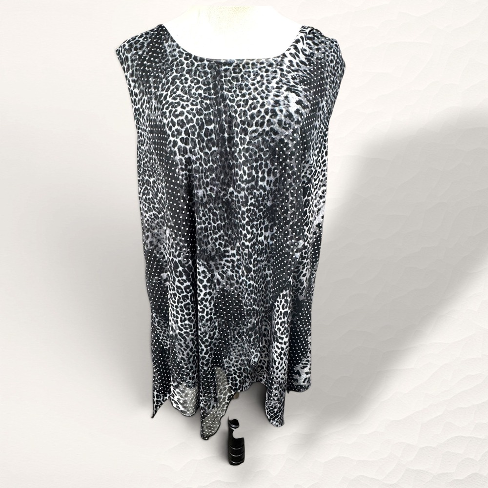 Adele & May Sleeveless Top Women 3X Black Animal Print‎ Sharkbite Hem Electic